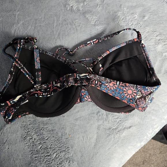 Patterned Removable Padding Bikini TOP - Picture 3 of 6
